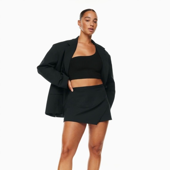 Aritzia Sculpt Knit One-Shoulder Cropped Tank - Picture 6 of 8